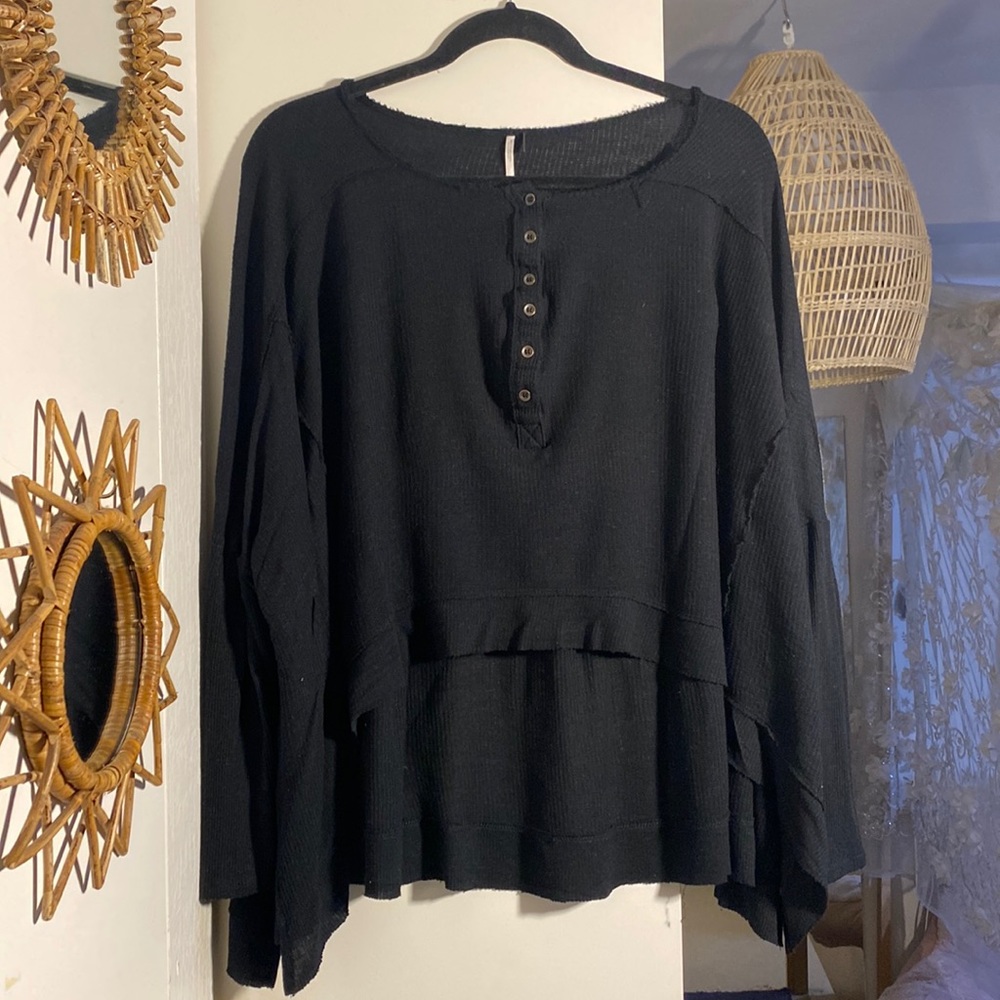 *ACCEPTING ALL OFFERS* Free people Henley top